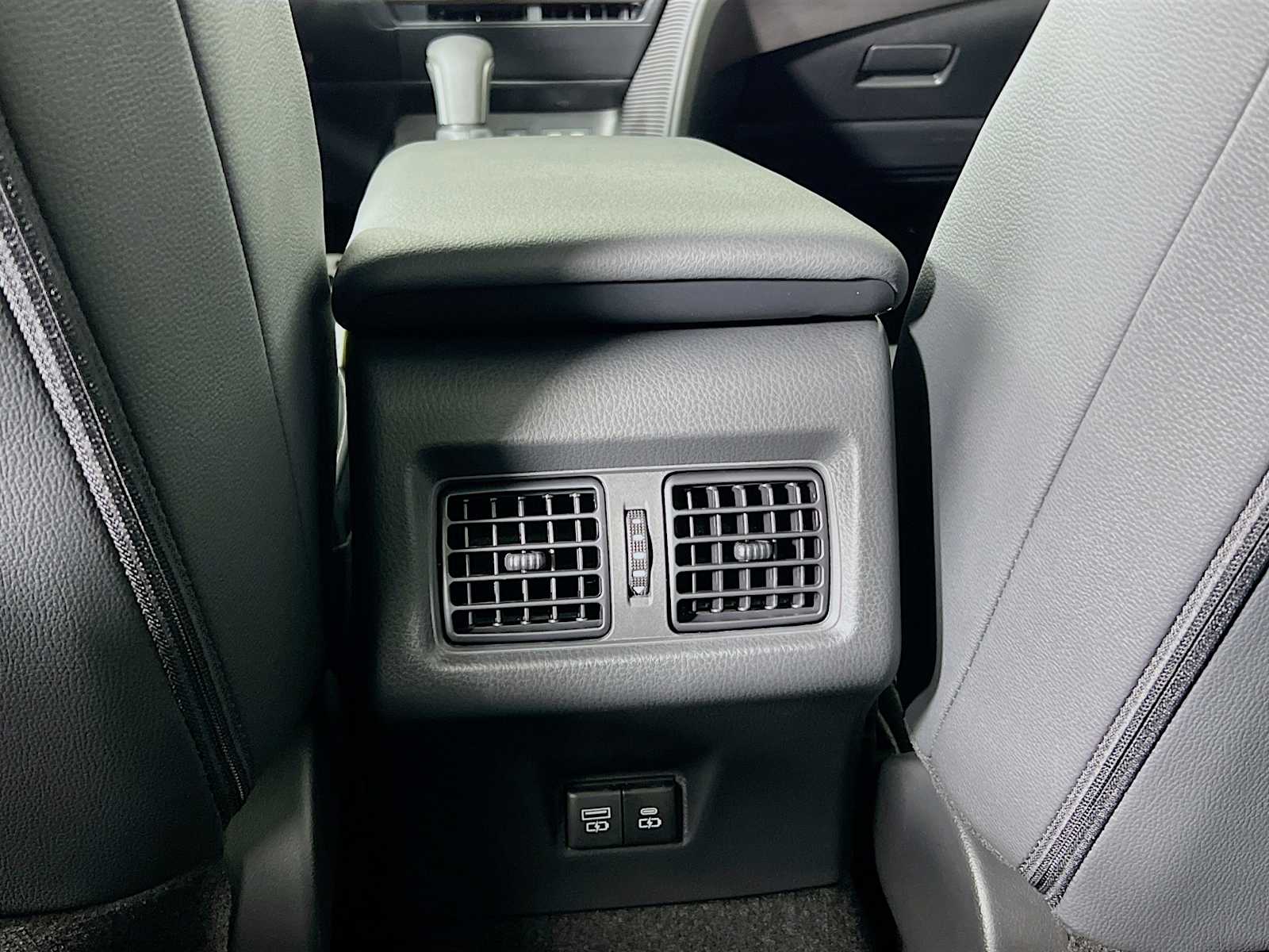 2026 Toyota Camry SE - Photo 14