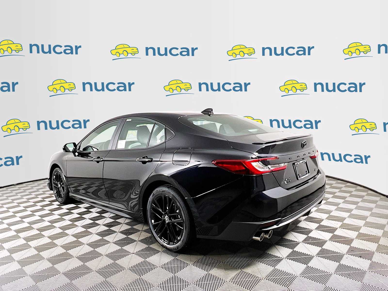 2026 Toyota Camry SE - Photo 4