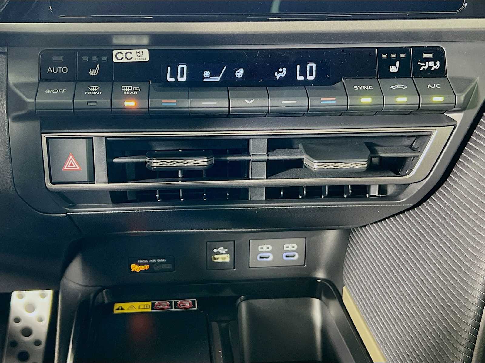 2026 Toyota Camry SE - Photo 10