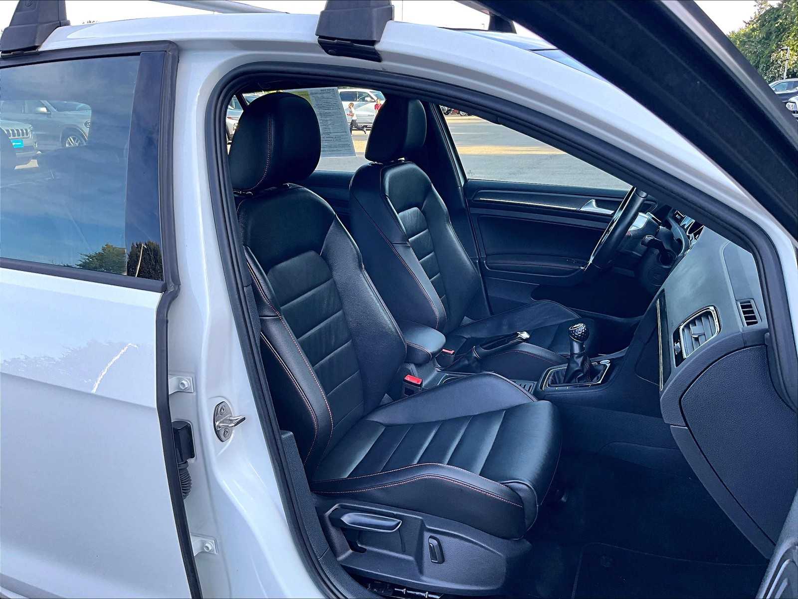 2021 Volkswagen Golf GTI SE - Photo 11