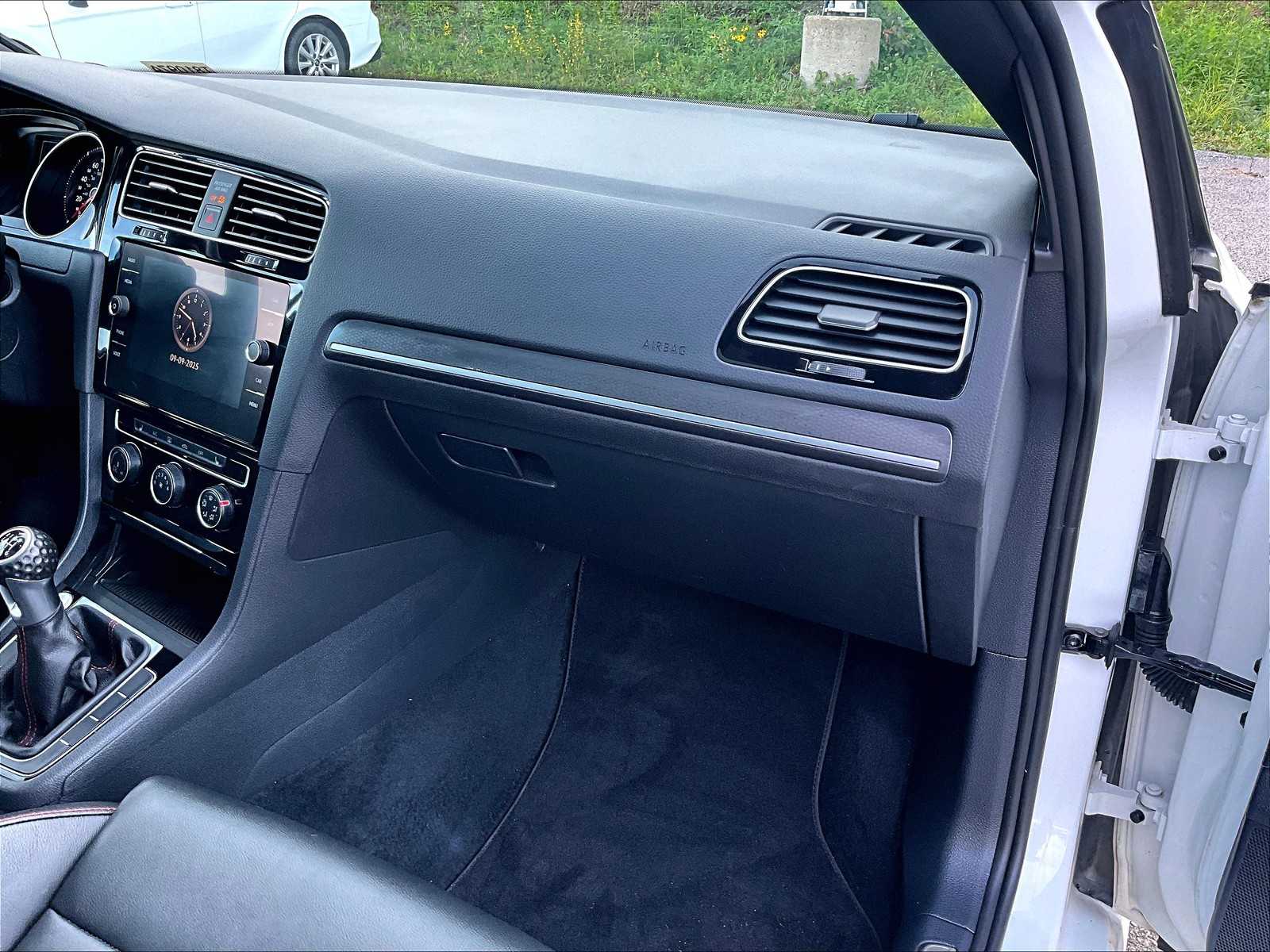 2021 Volkswagen Golf GTI SE - Photo 13