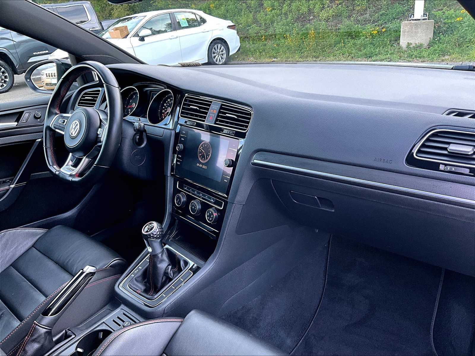 2021 Volkswagen Golf GTI SE - Photo 14