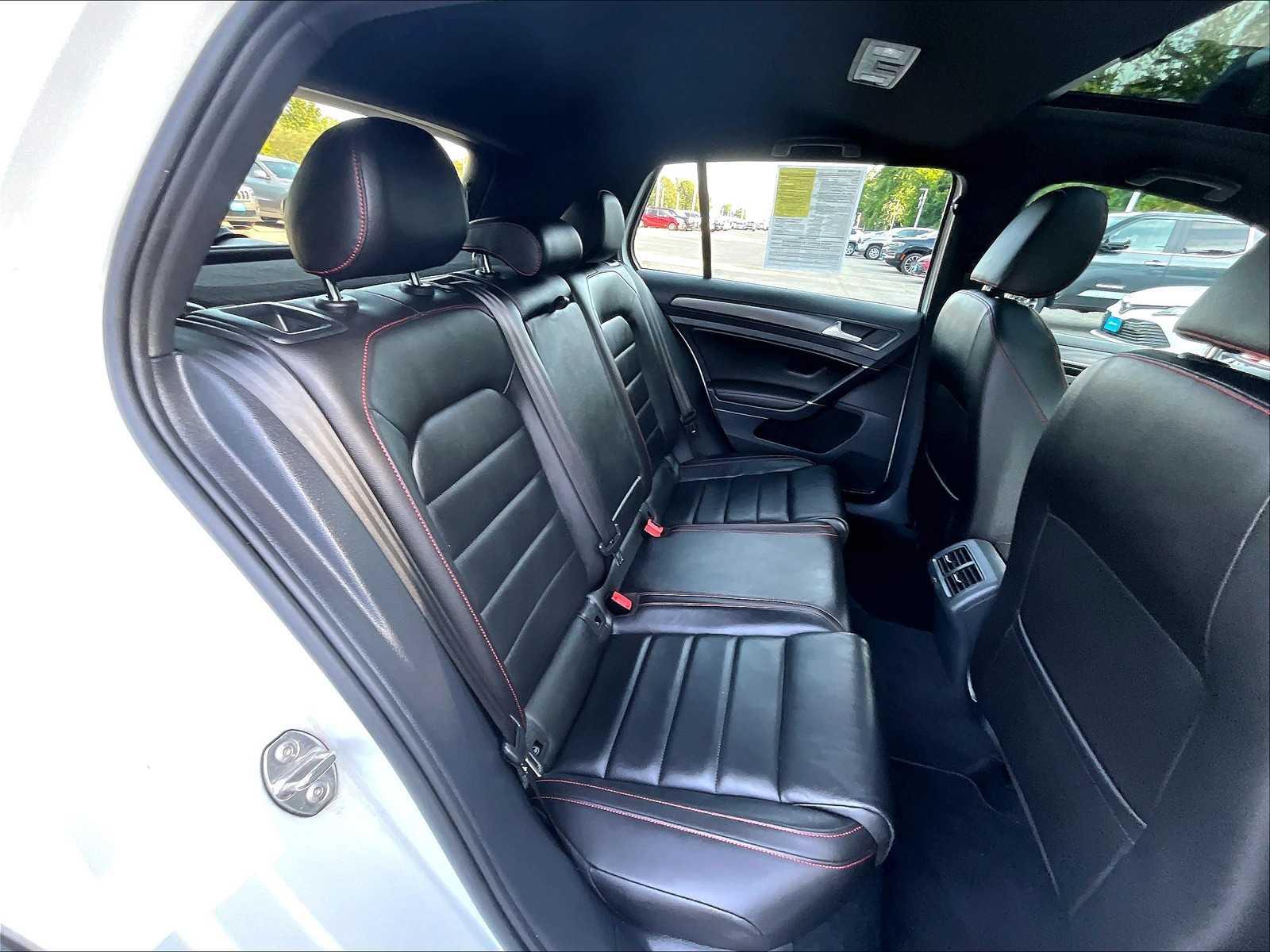 2021 Volkswagen Golf GTI SE - Photo 16