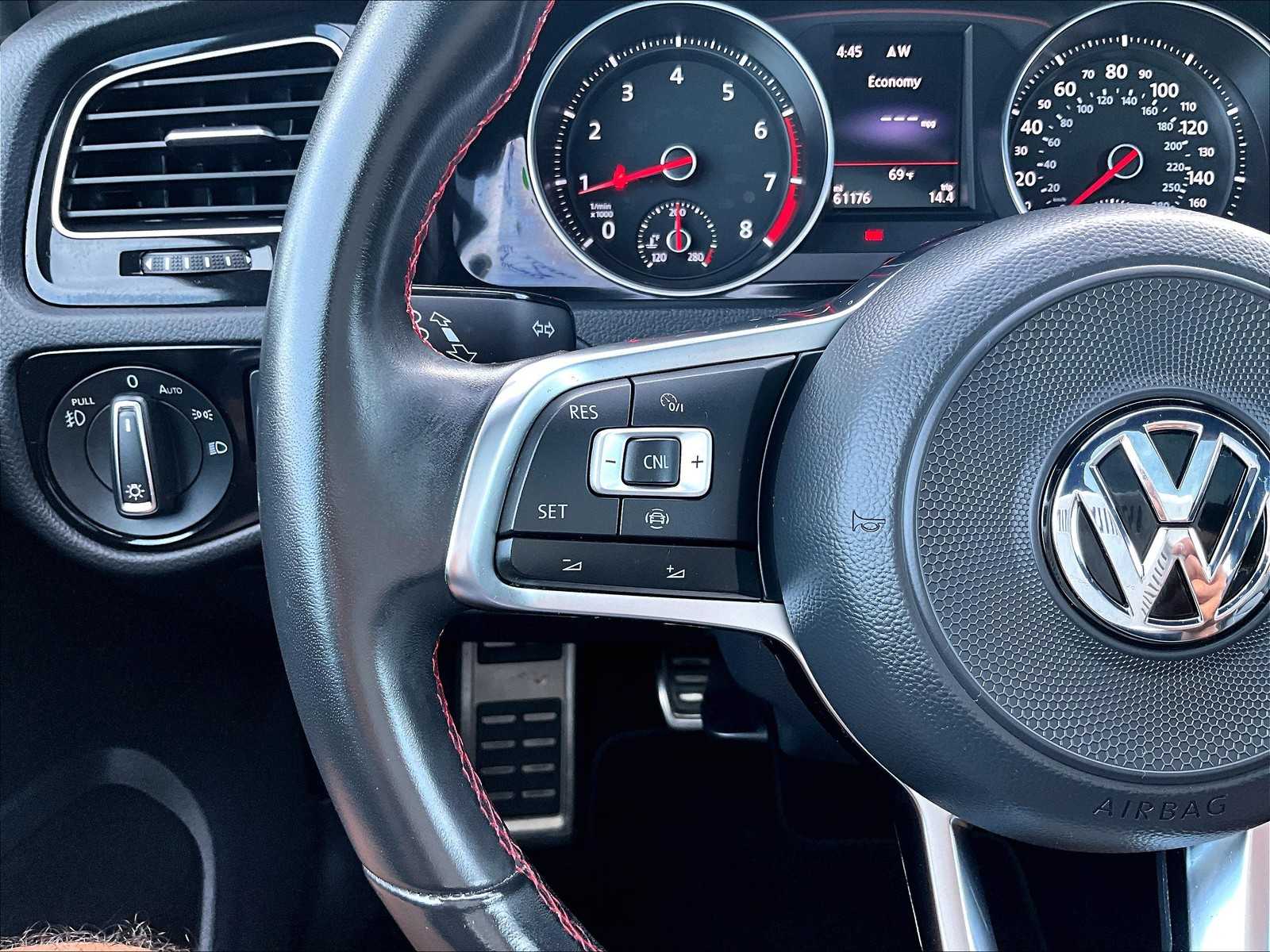 2021 Volkswagen Golf GTI SE - Photo 23