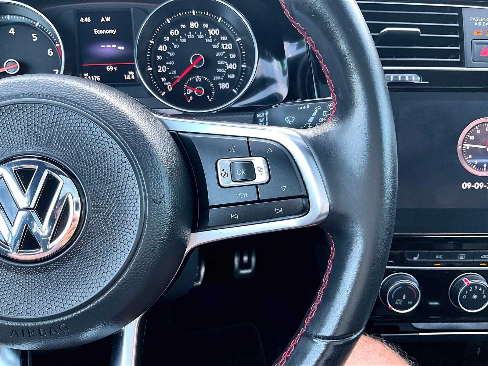 2021 Volkswagen Golf GTI SE - Photo 24