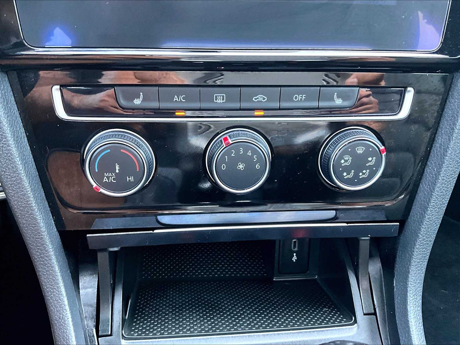 2021 Volkswagen Golf GTI SE - Photo 26