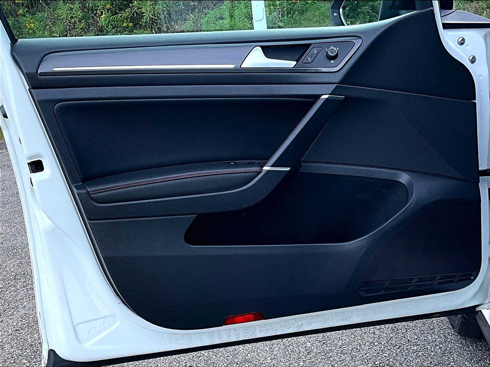 2021 Volkswagen Golf GTI SE - Photo 9