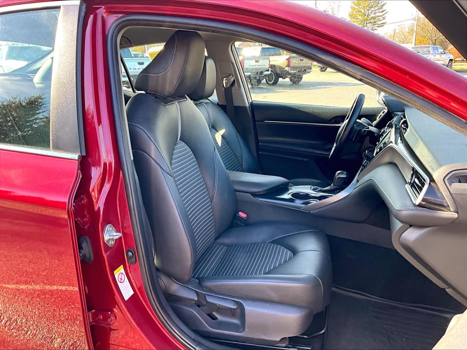 2018 Toyota Camry SE - Photo 11