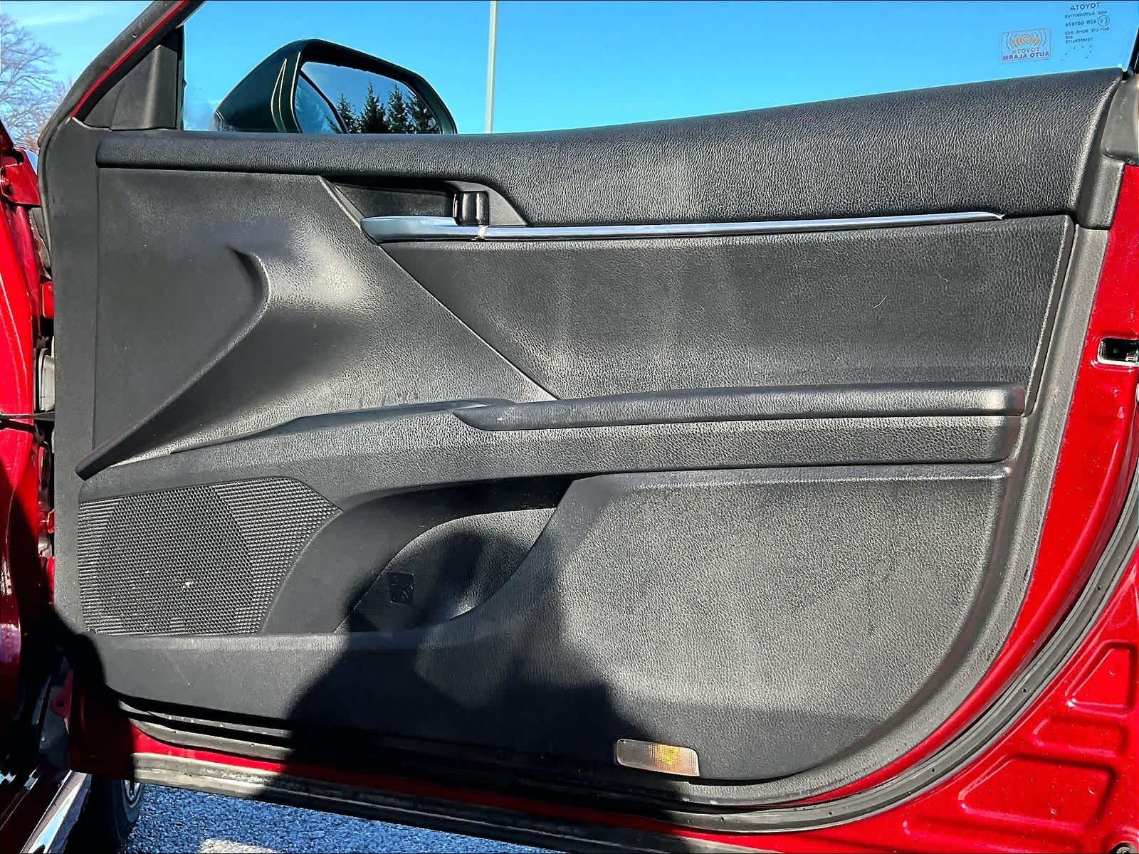 2018 Toyota Camry SE - Photo 12