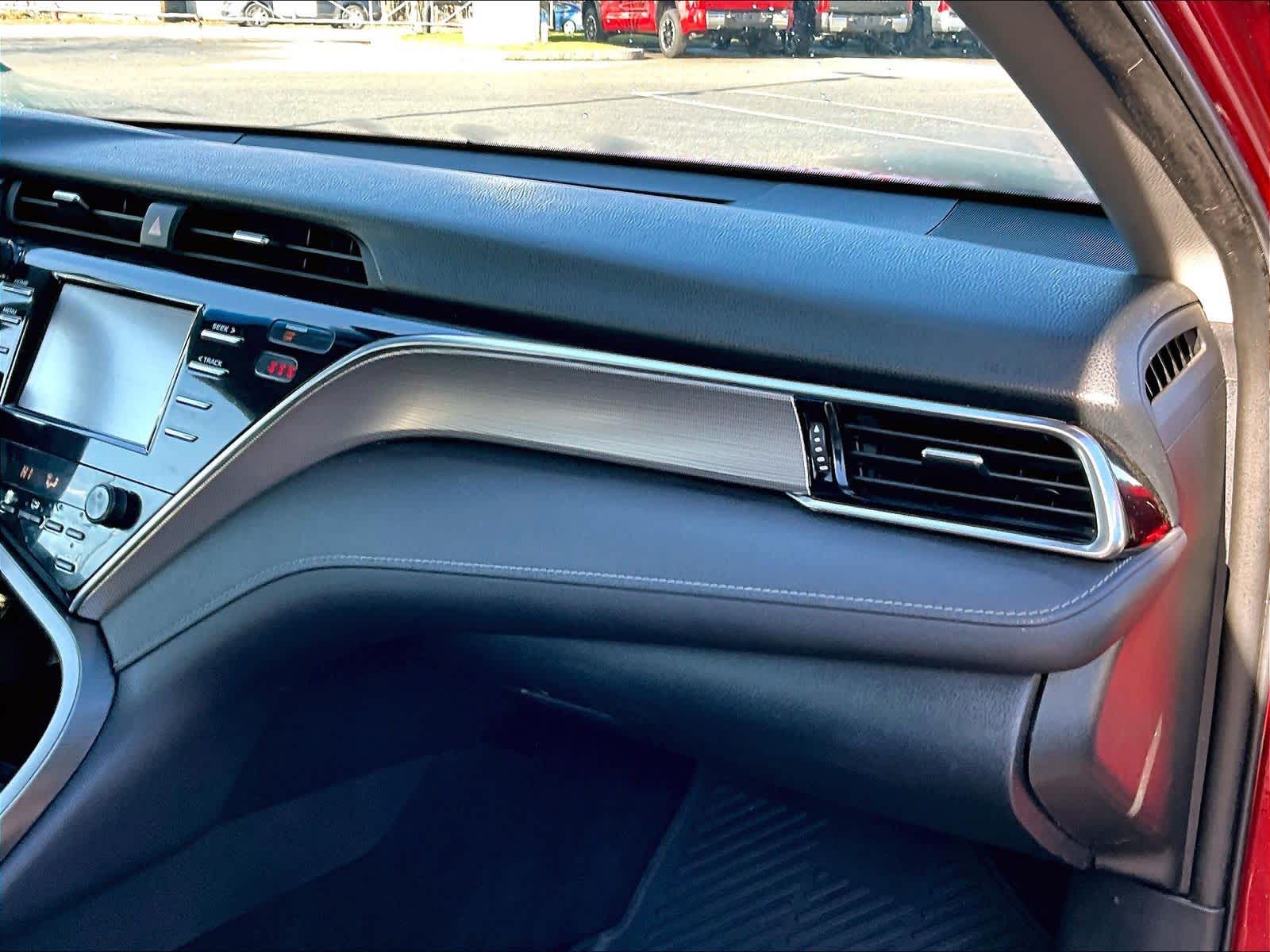 2018 Toyota Camry SE - Photo 13