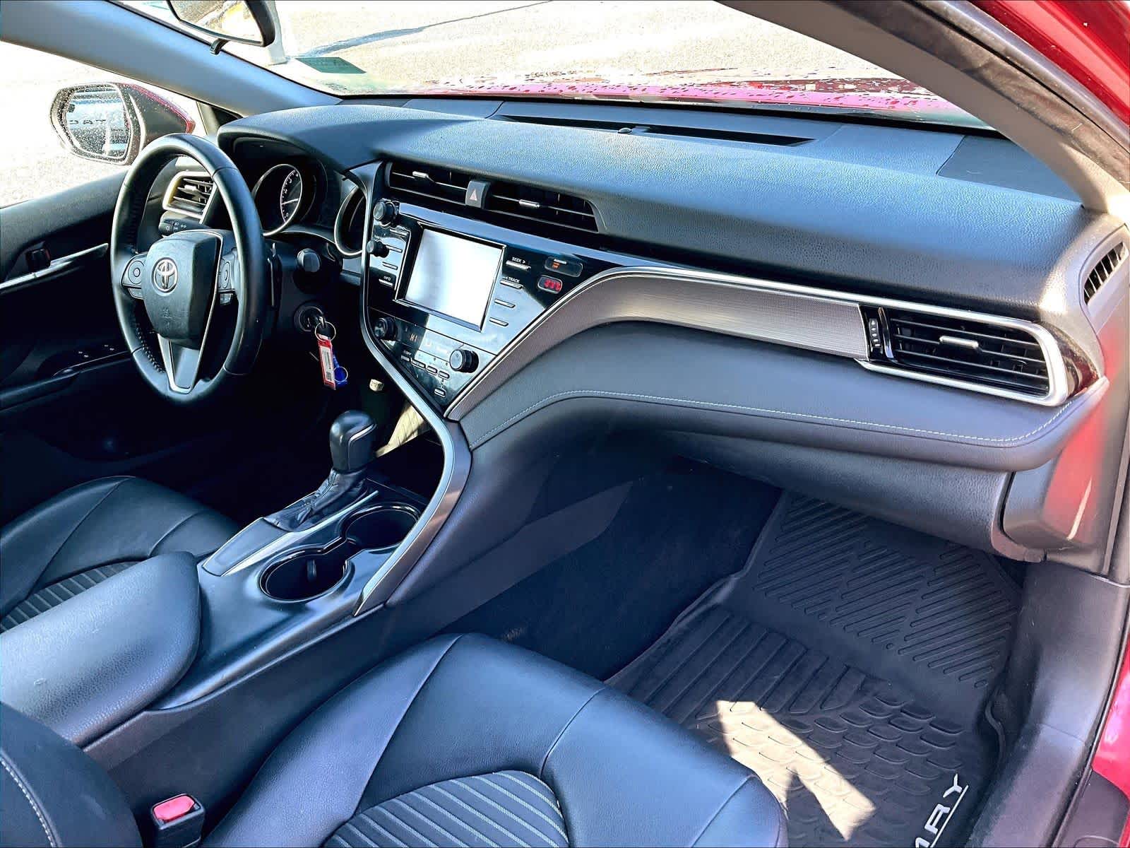 2018 Toyota Camry SE - Photo 14