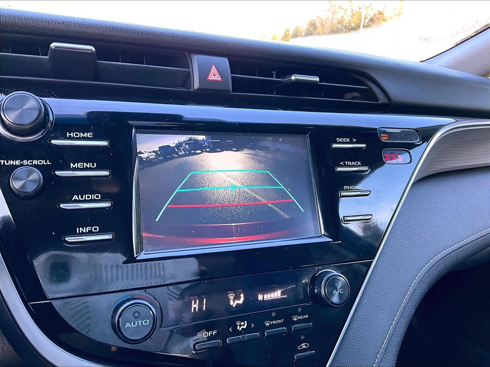 2018 Toyota Camry SE - Photo 19