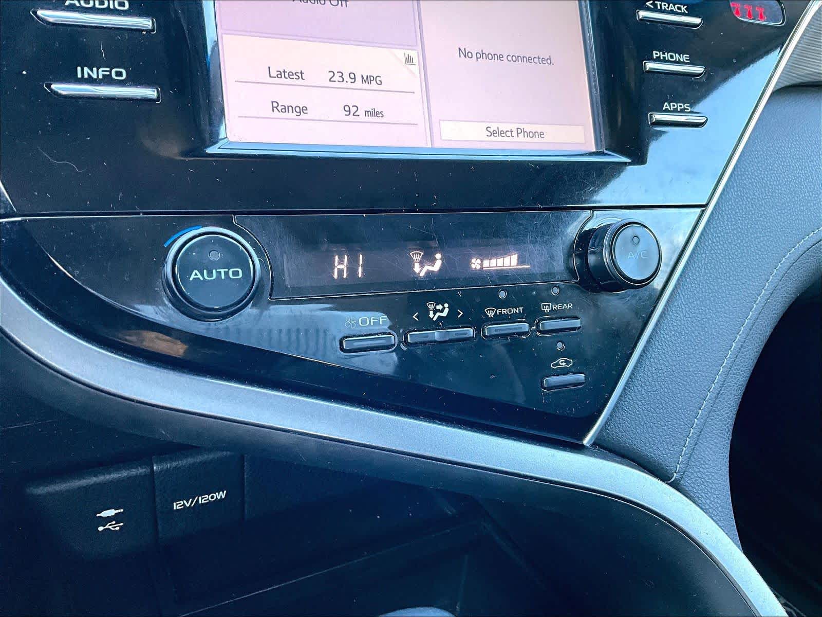 2018 Toyota Camry SE - Photo 25