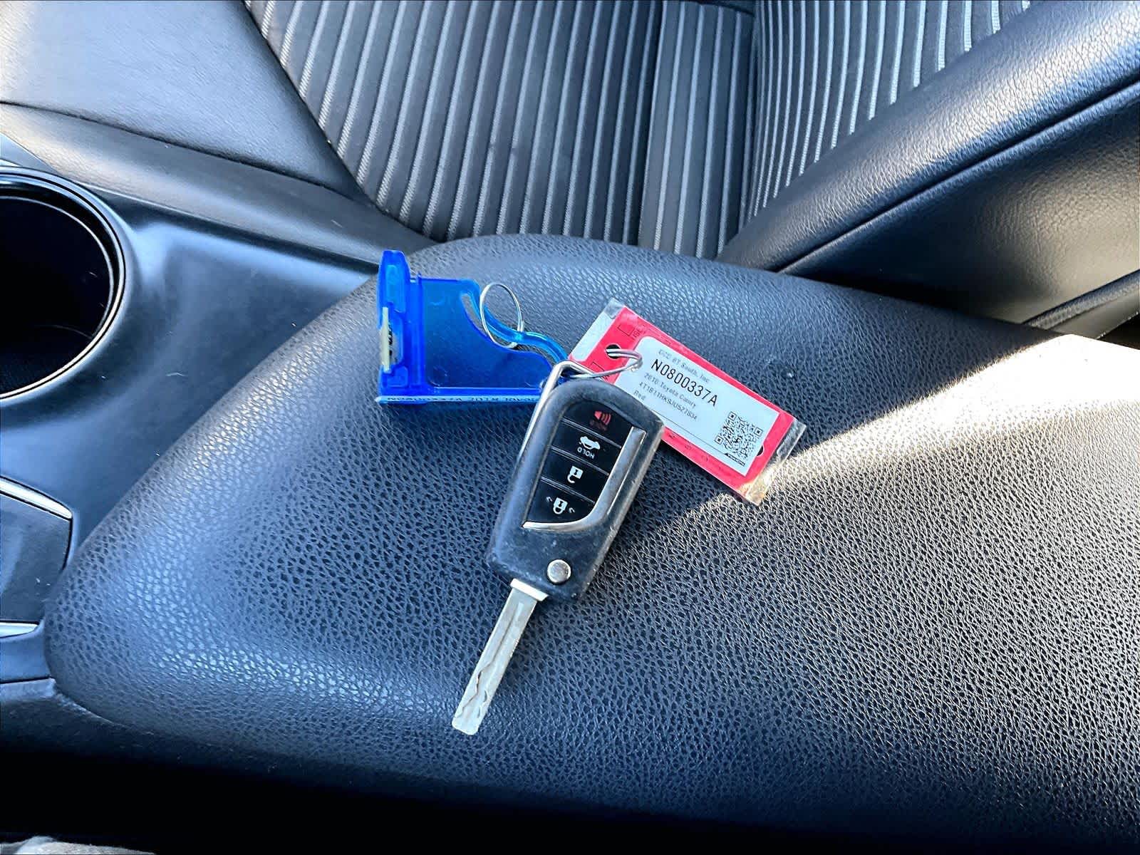 2018 Toyota Camry SE - Photo 29