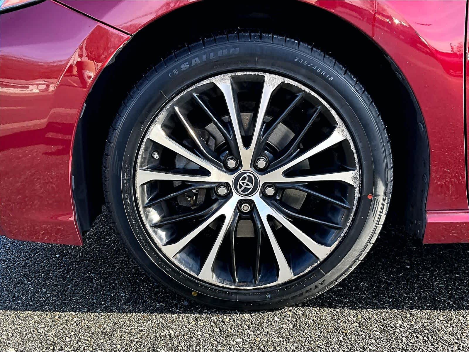 2018 Toyota Camry SE - Photo 7