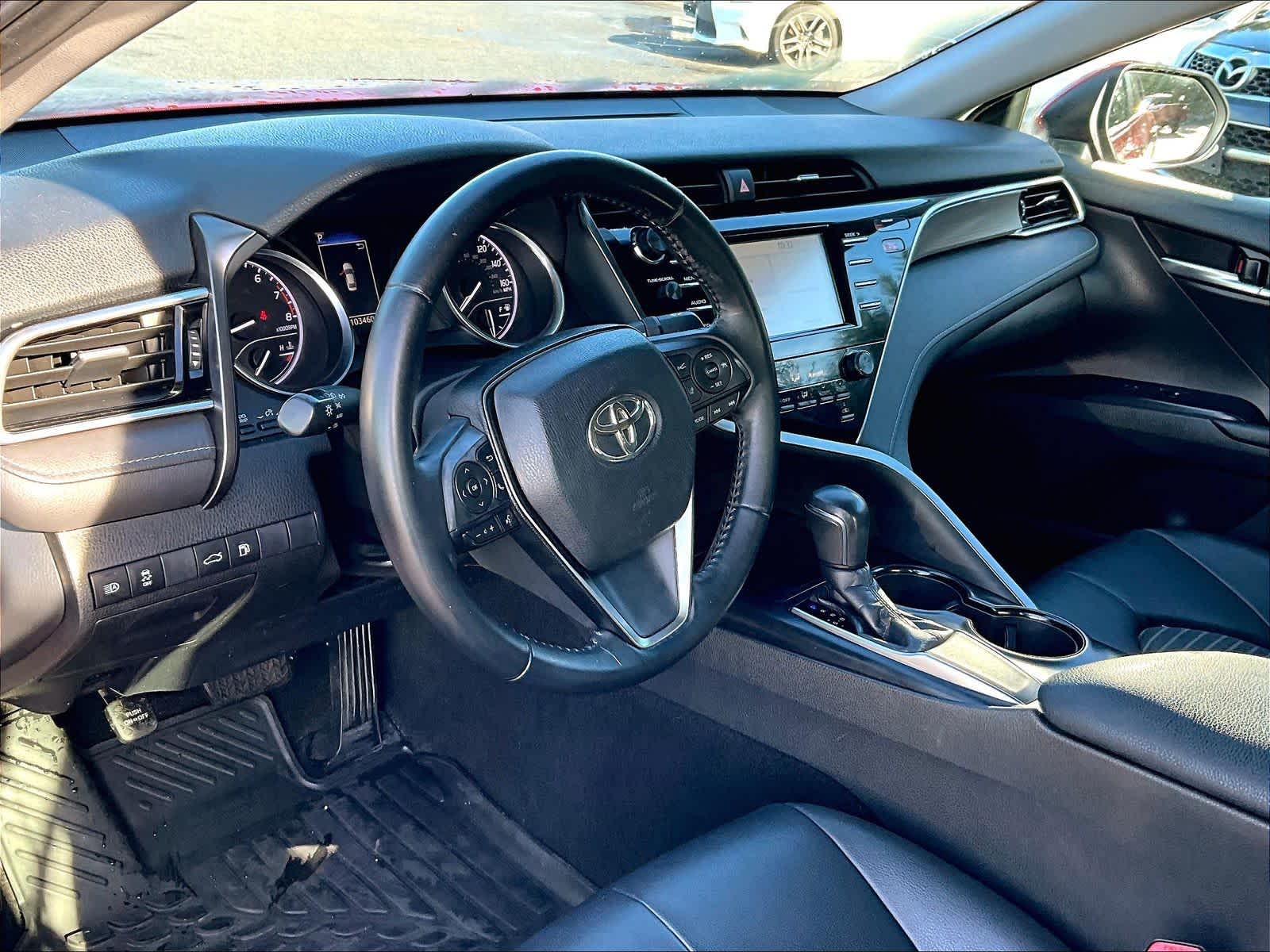 2018 Toyota Camry SE - Photo 8