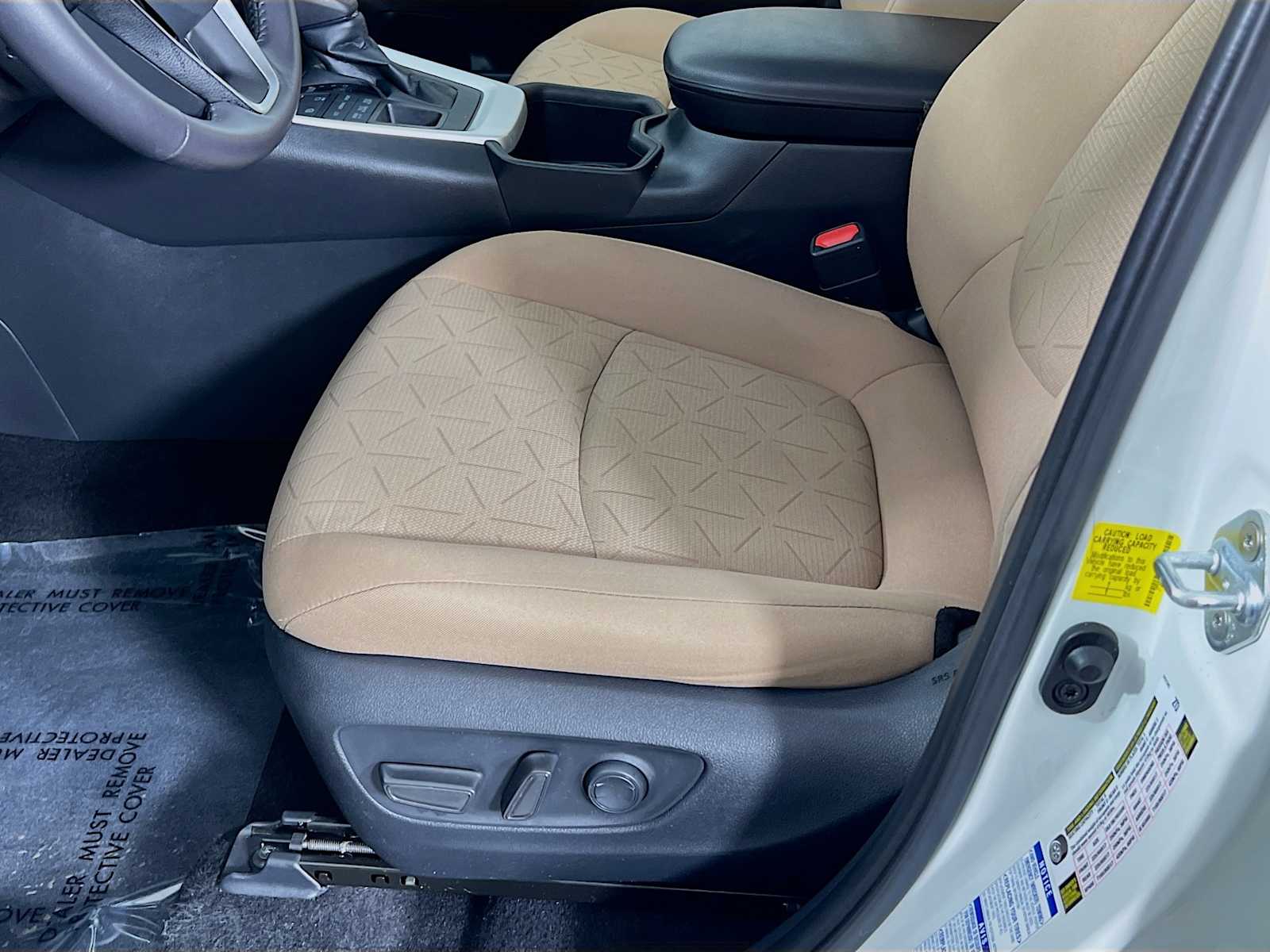 2022 Toyota RAV4 XLE - Photo 19