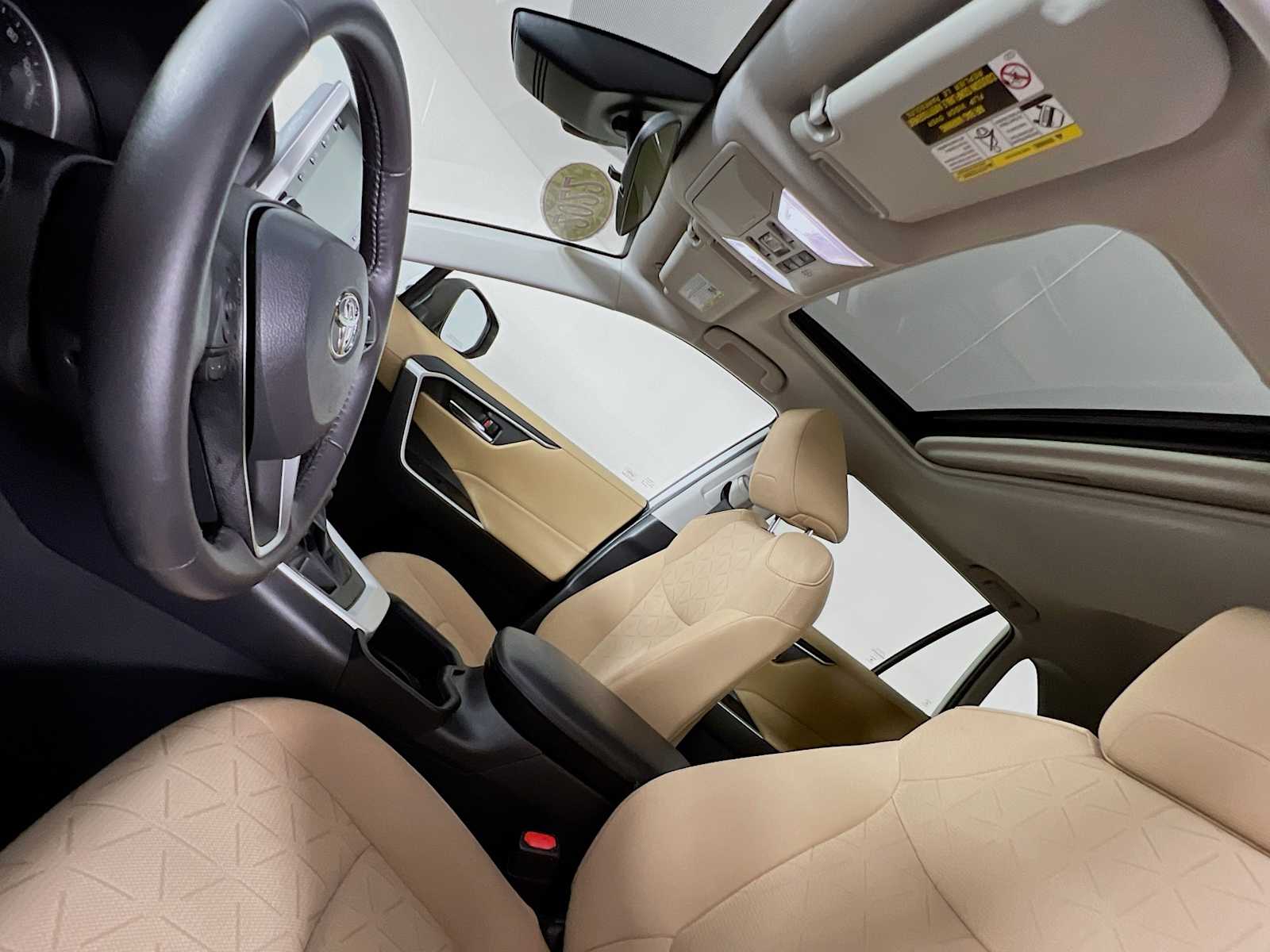 2022 Toyota RAV4 XLE - Photo 22