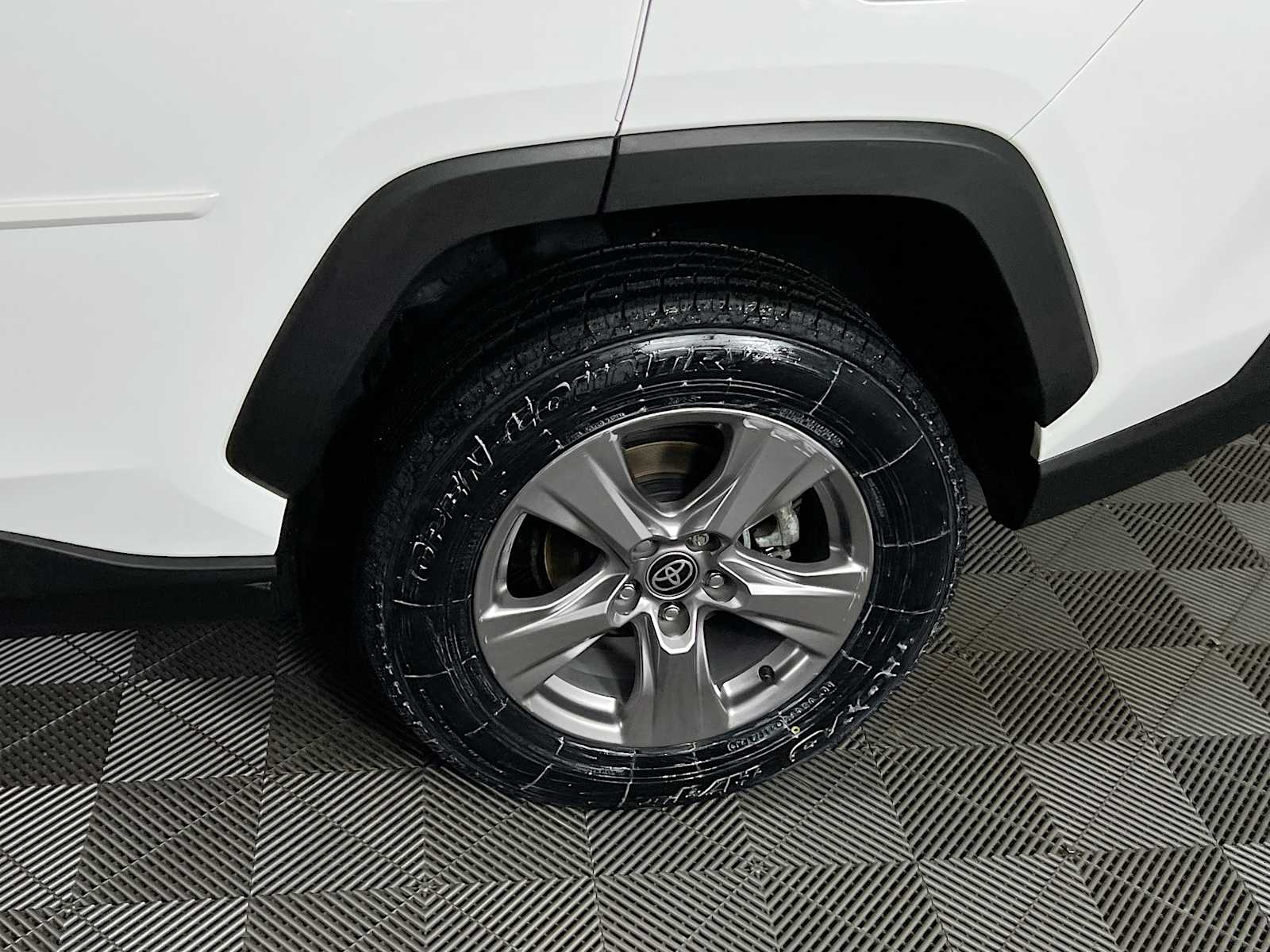 2022 Toyota RAV4 XLE - Photo 31