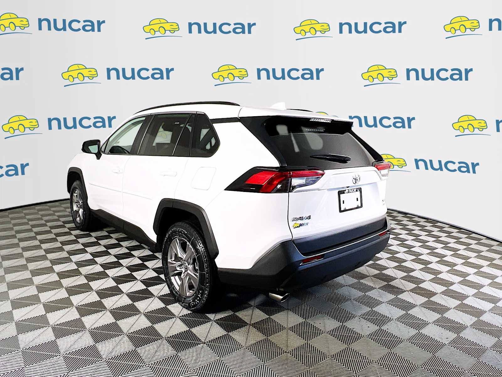 2022 Toyota RAV4 XLE - Photo 5