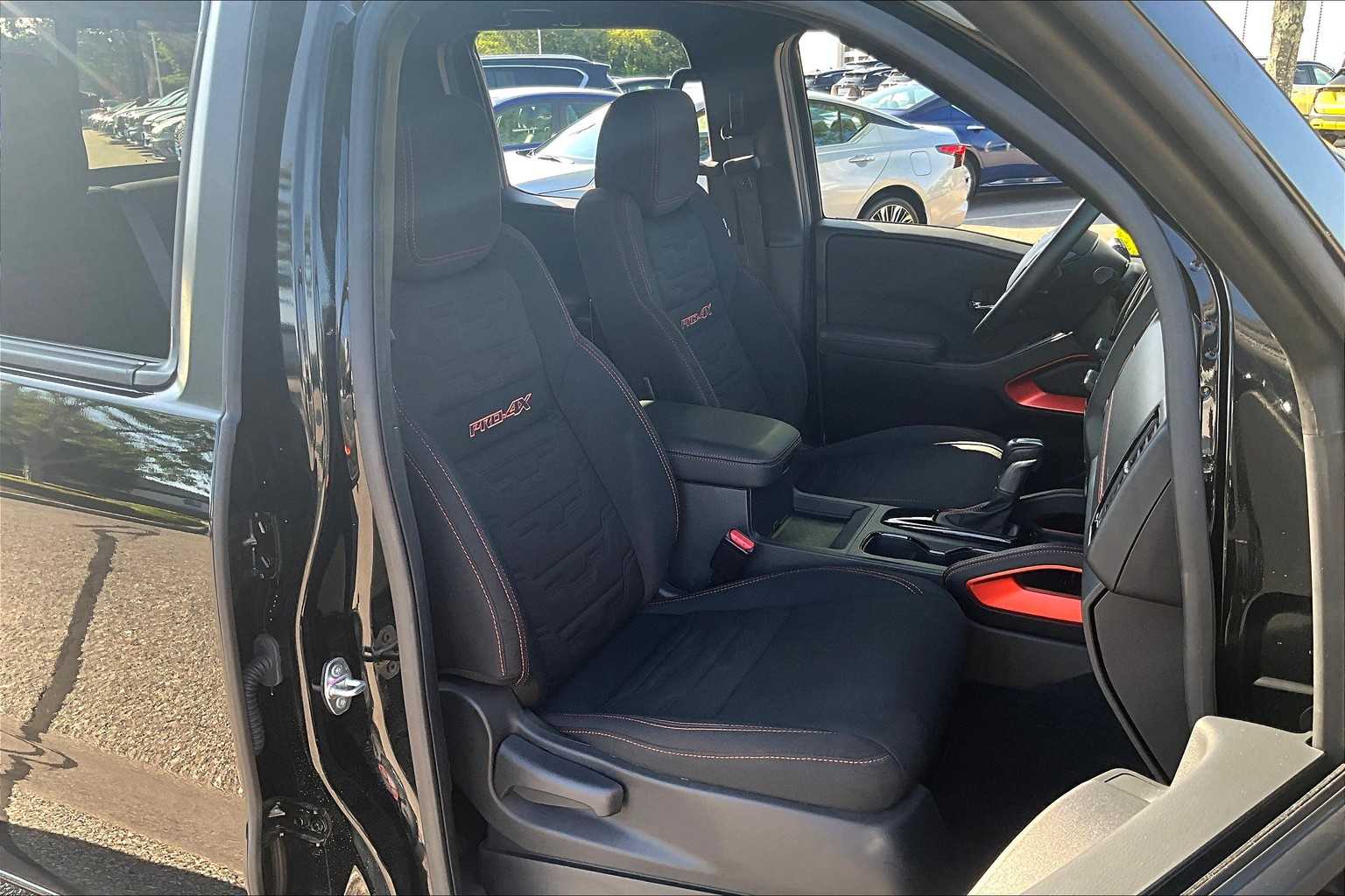 2024 Nissan Frontier PRO-4X - Photo 11