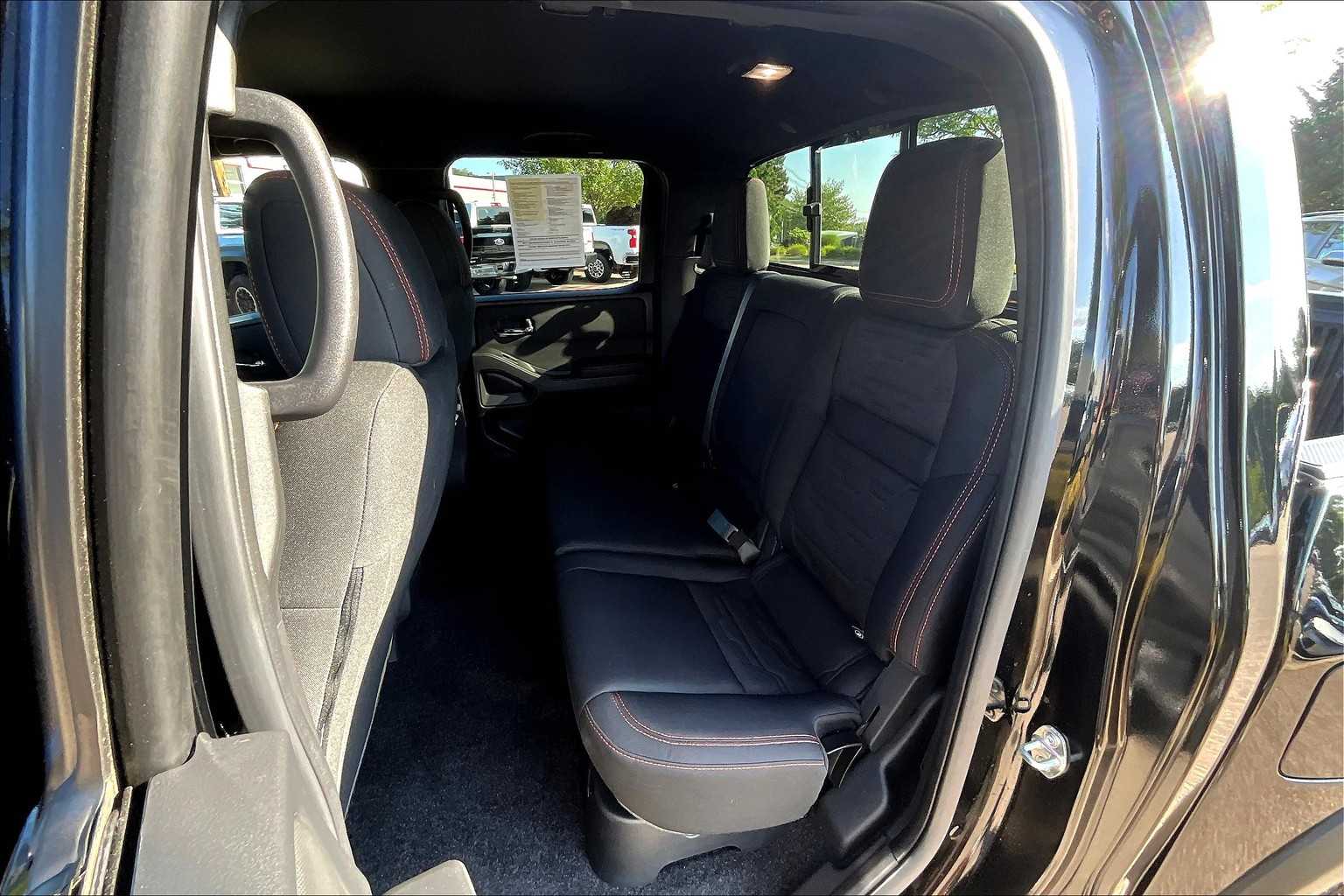 2024 Nissan Frontier PRO-4X - Photo 15