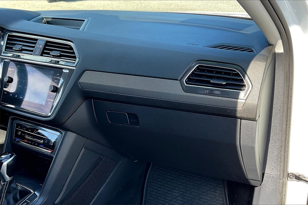 2022 Volkswagen Tiguan 2.0T SE - Photo 12