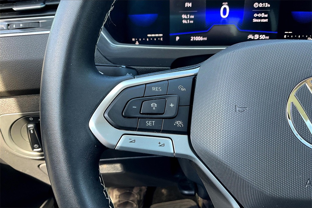 2022 Volkswagen Tiguan 2.0T SE - Photo 22