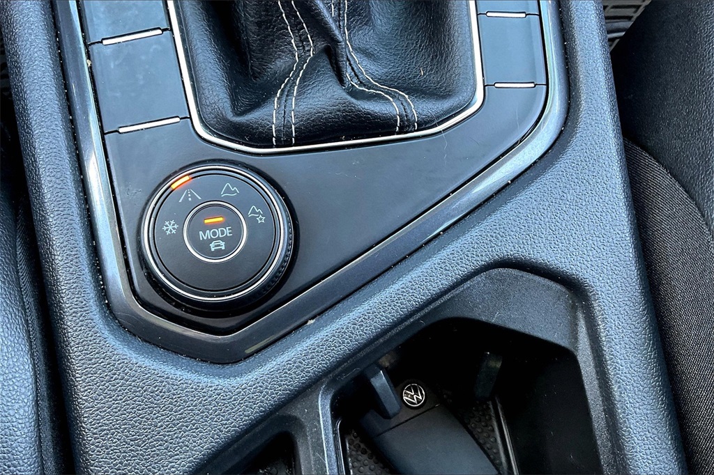2022 Volkswagen Tiguan 2.0T SE - Photo 33