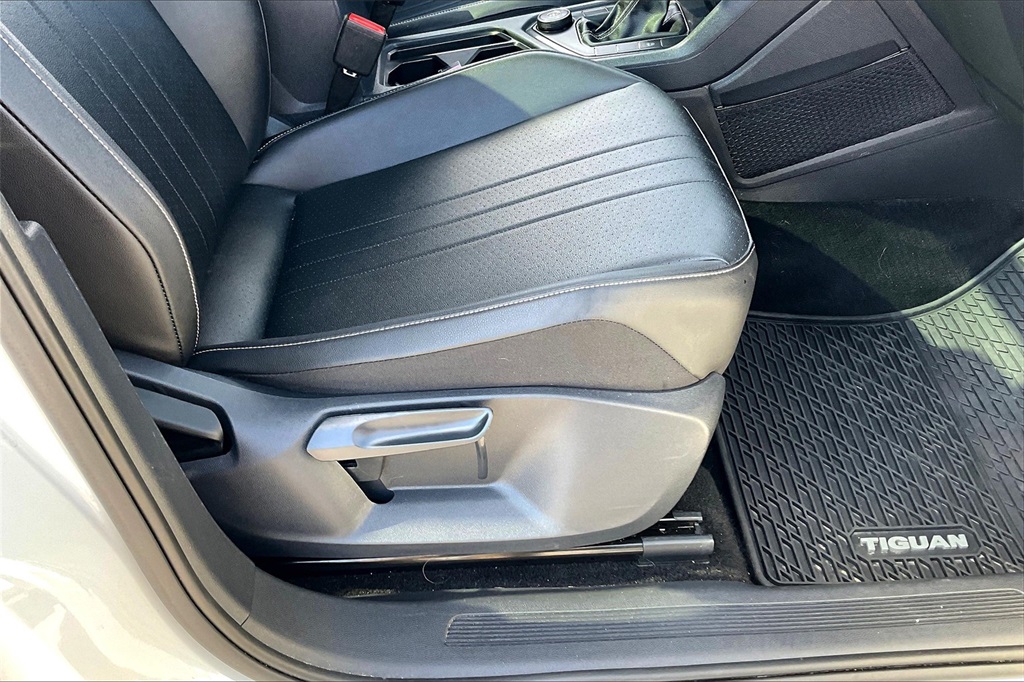 2022 Volkswagen Tiguan 2.0T SE - Photo 36