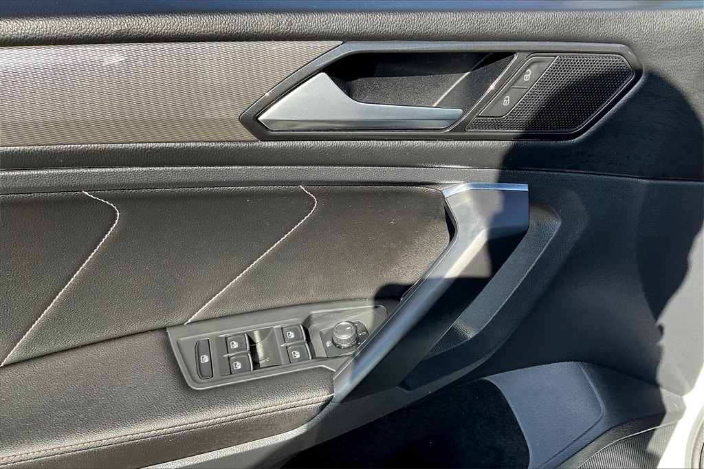 2022 Volkswagen Tiguan 2.0T SE - Photo 37