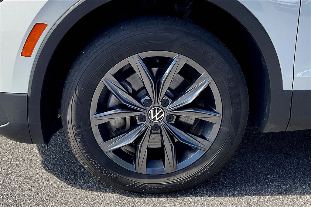 2022 Volkswagen Tiguan 2.0T SE - Photo 7