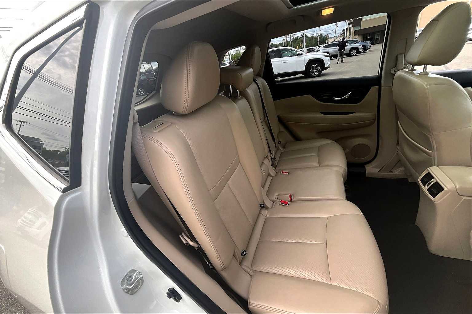 2018 Nissan Rogue SL - Photo 16
