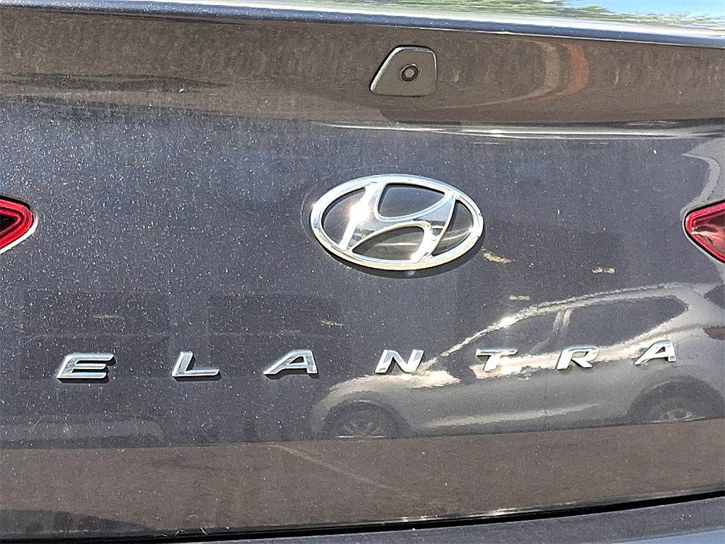 2020 Hyundai Elantra SEL - Photo 10