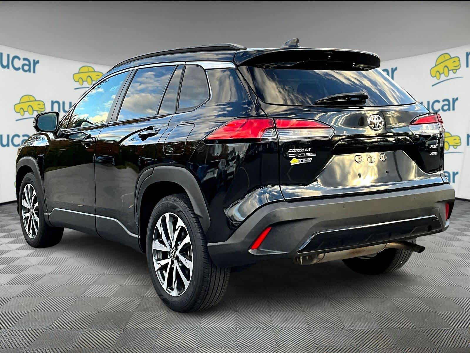 2023 Toyota Corolla Cross XLE - Photo 4