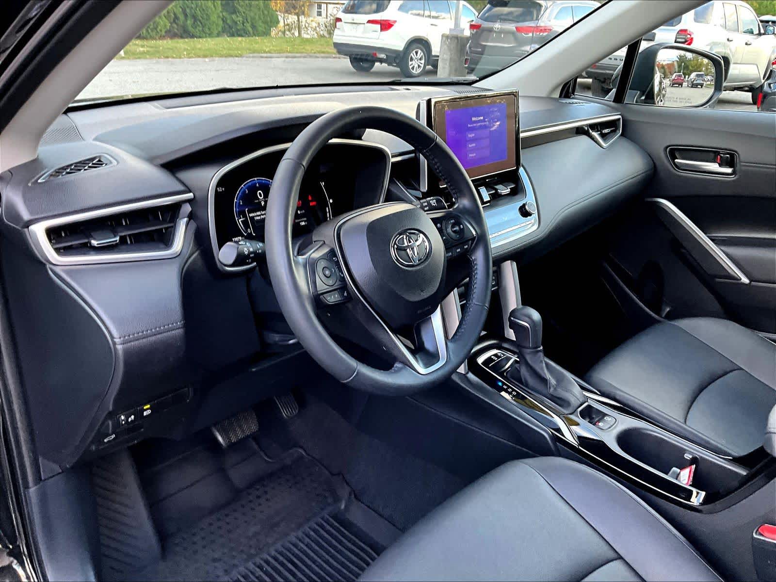 2023 Toyota Corolla Cross XLE - Photo 8