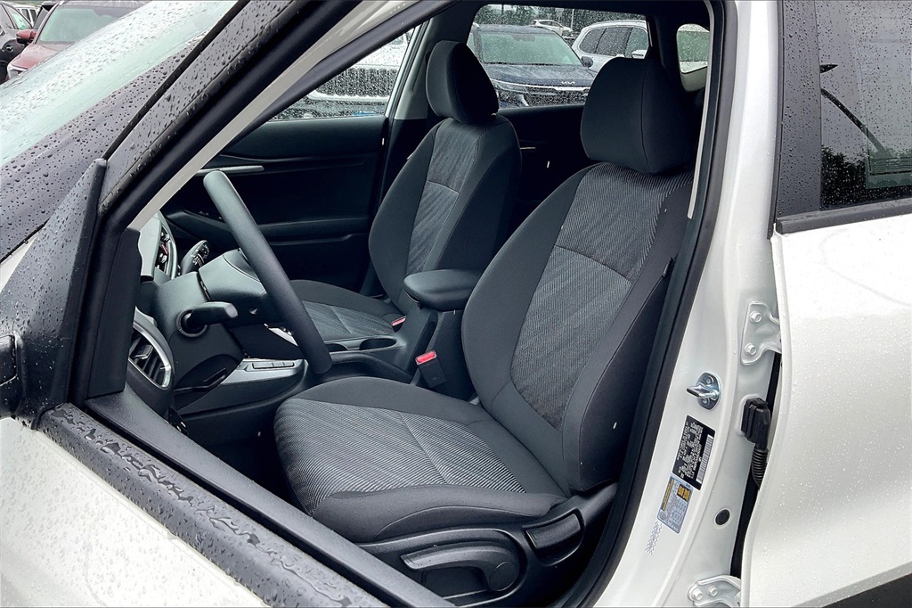 2025 Kia Seltos LX - Photo 11
