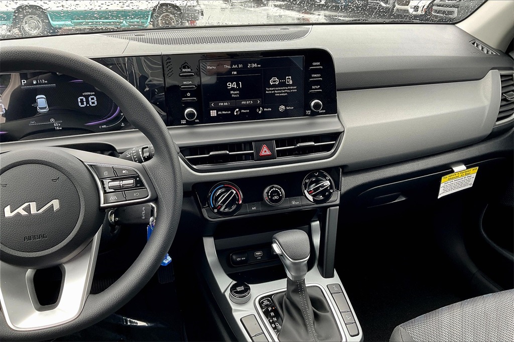 2025 Kia Seltos LX - Photo 13