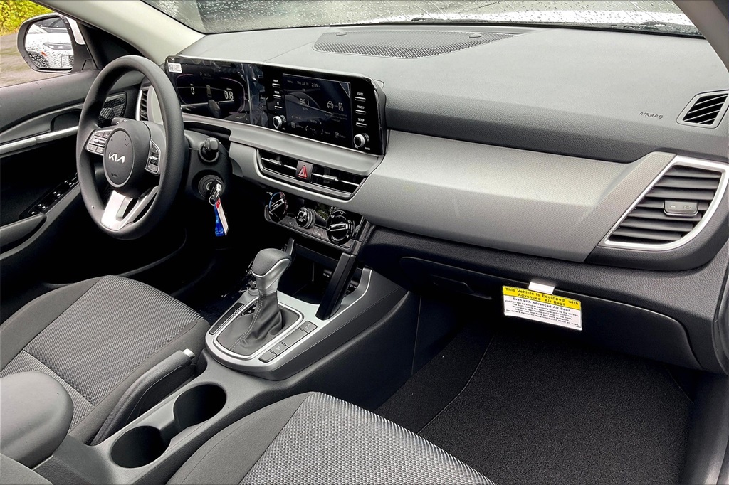 2025 Kia Seltos LX - Photo 10
