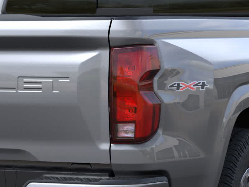 2025 Chevrolet Colorado 4WD LT - Photo 11