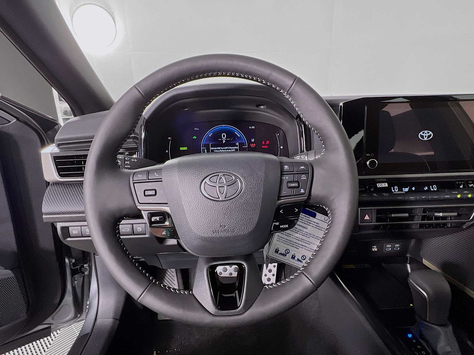 2025 Toyota Camry SE - Photo 7