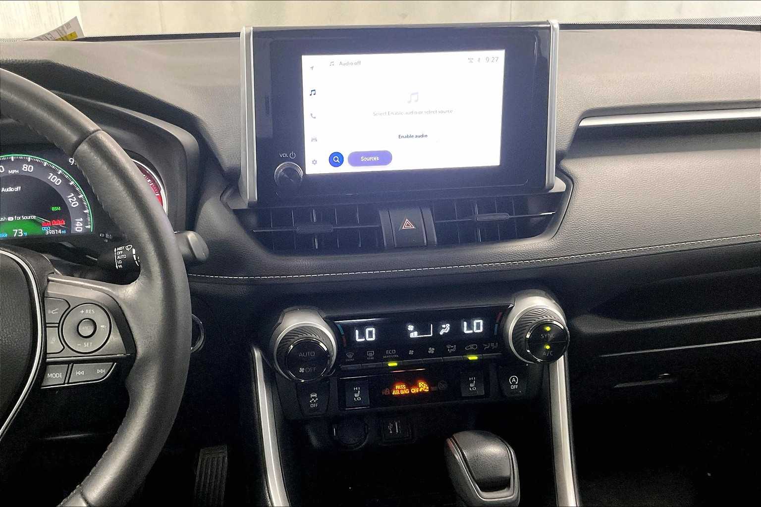 2023 Toyota RAV4 XLE - Photo 18