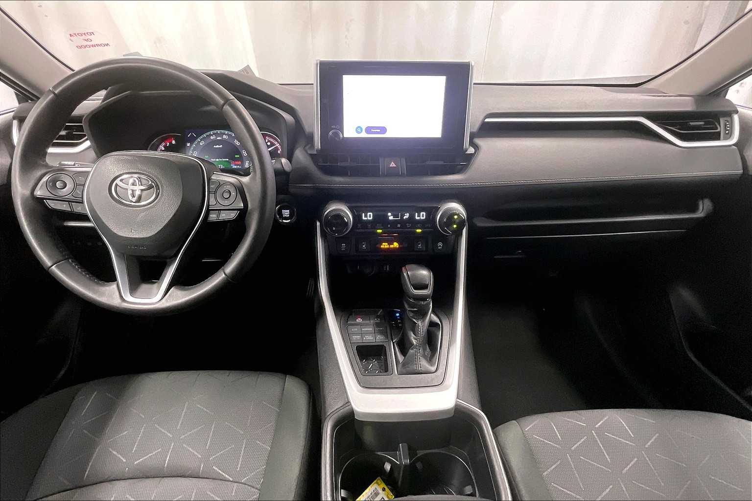 2023 Toyota RAV4 XLE - Photo 21