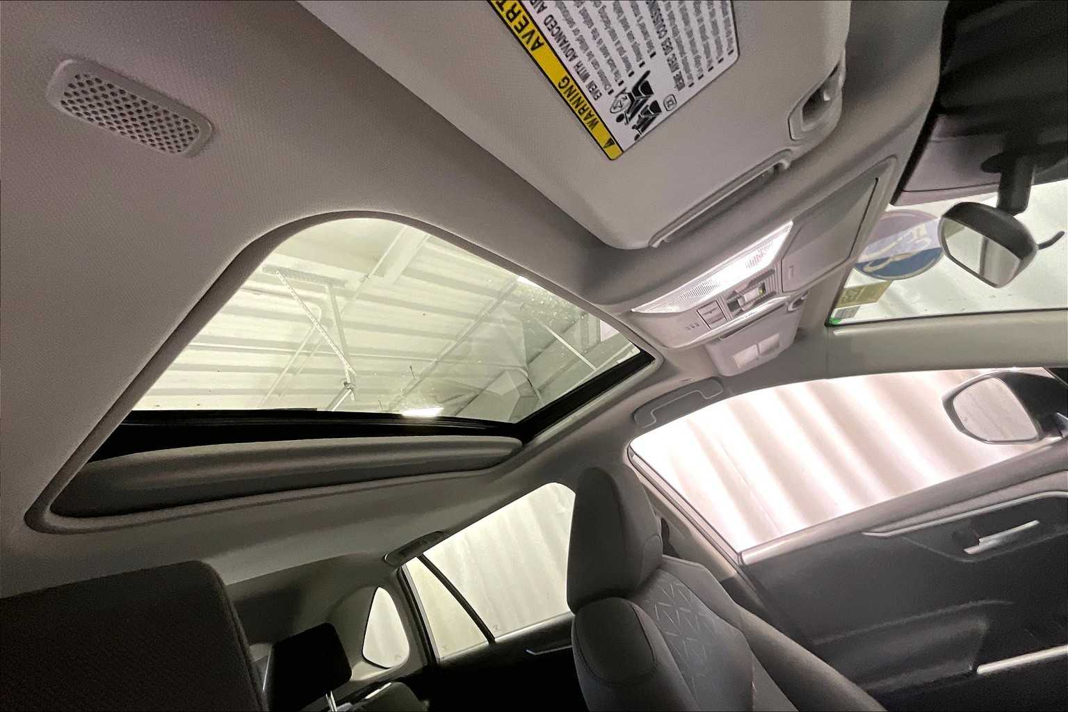 2023 Toyota RAV4 XLE - Photo 22