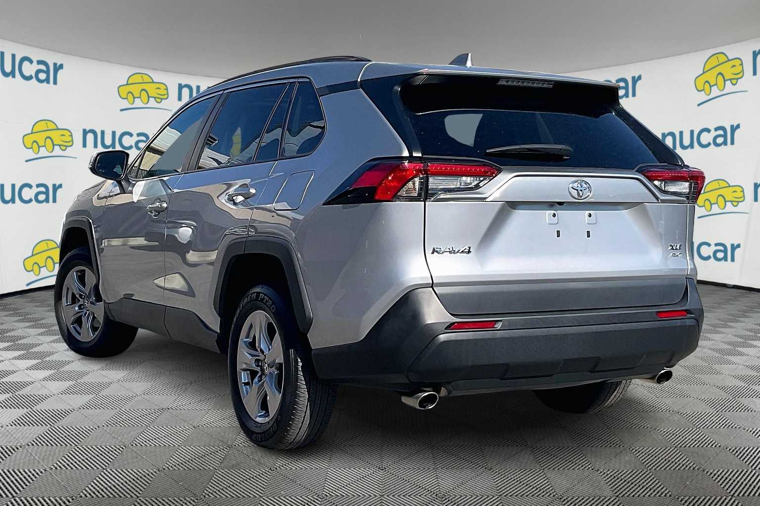 2023 Toyota RAV4 XLE - Photo 4