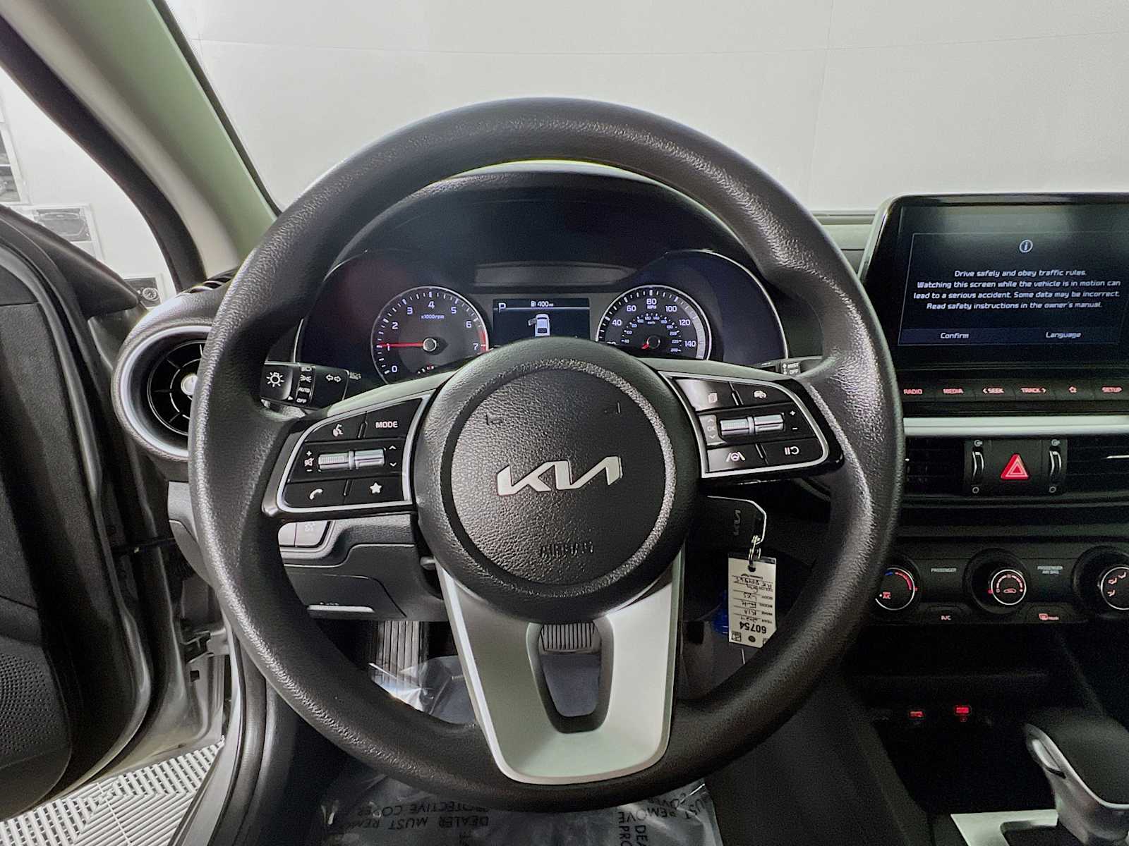 2024 Kia Forte LXS - Photo 11