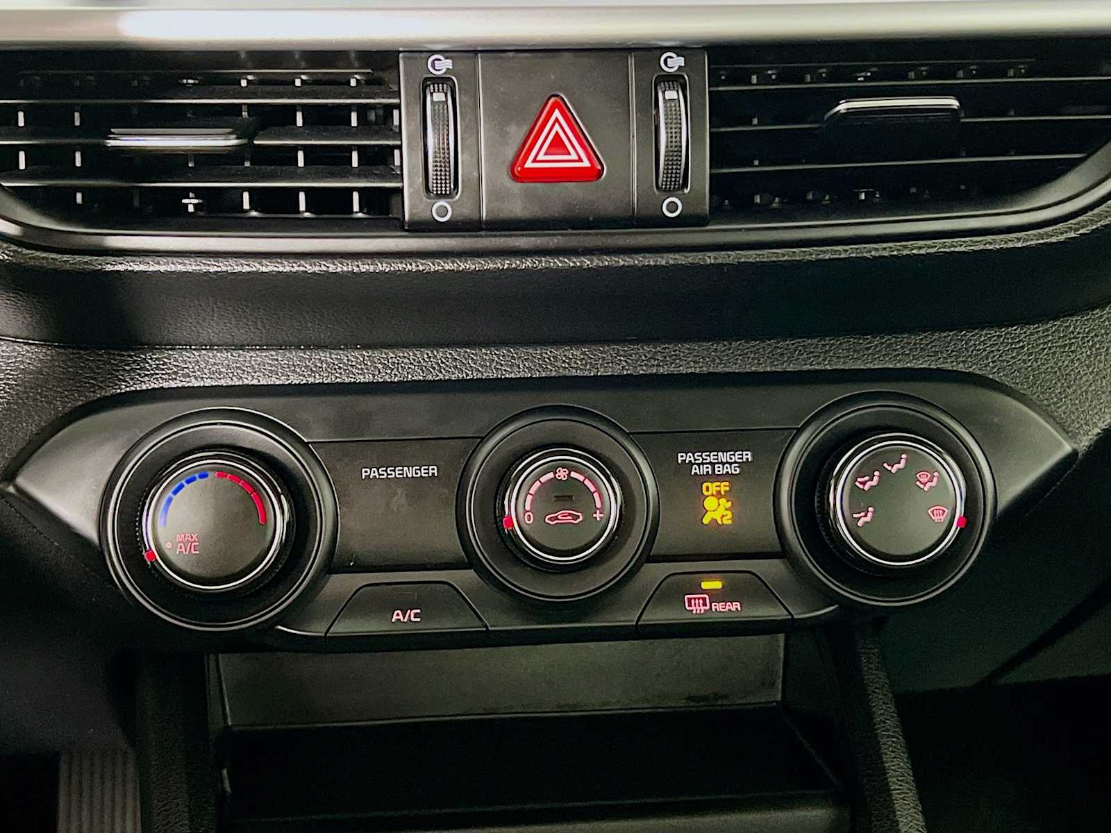 2024 Kia Forte LXS - Photo 15