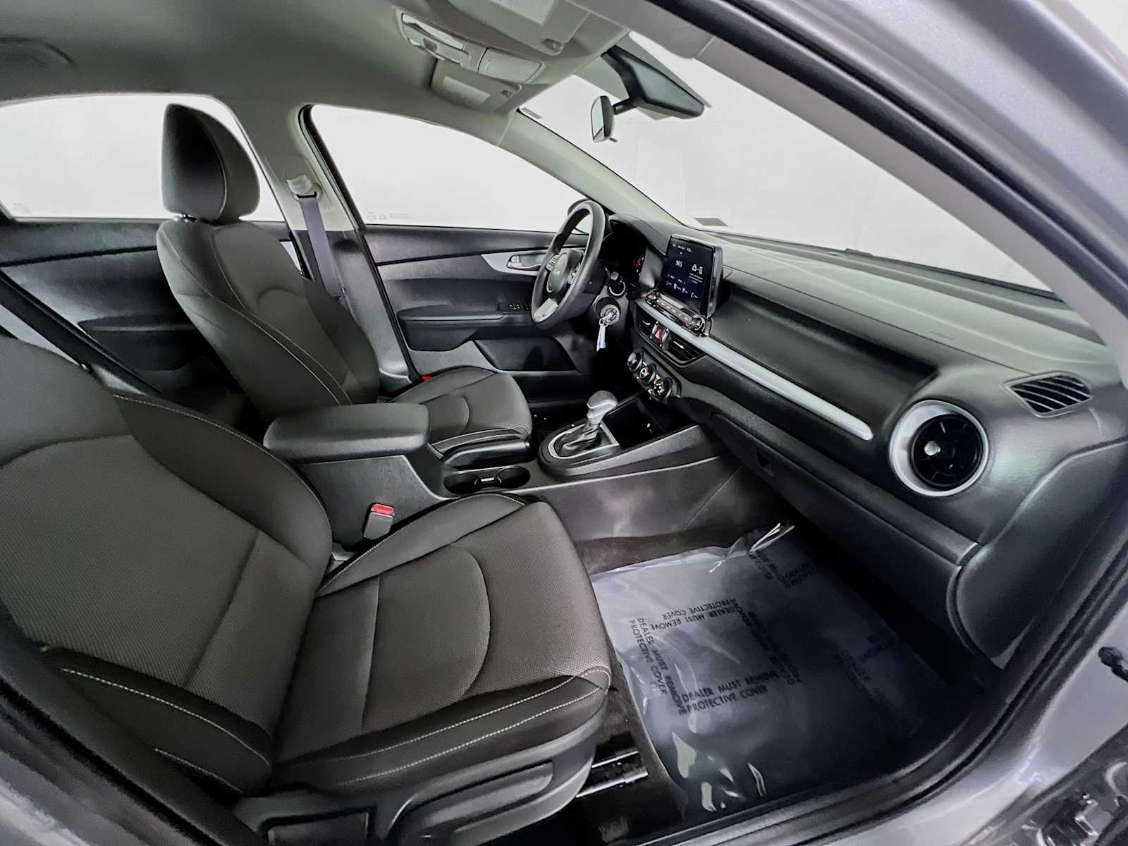 2024 Kia Forte LXS - Photo 26