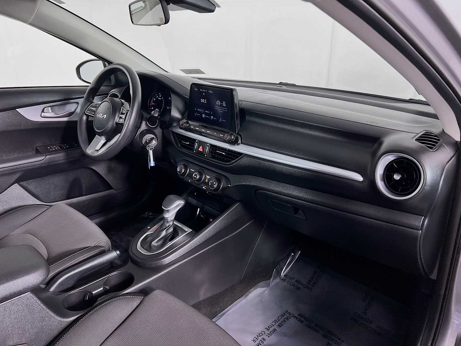 2024 Kia Forte LXS - Photo 27