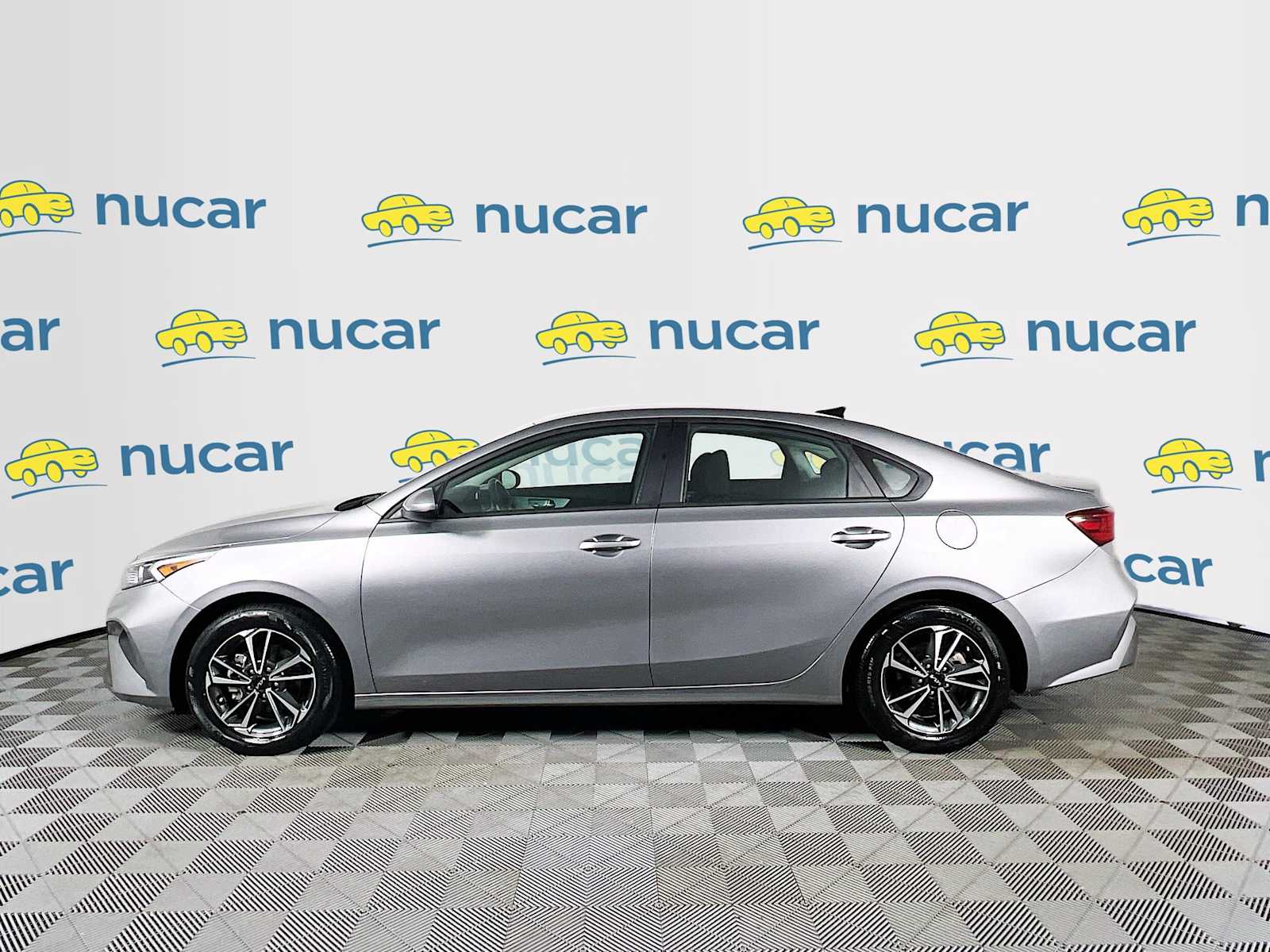 2024 Kia Forte LXS - Photo 4